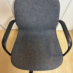 IKEA ロングフィエル 椅子 オフィスチェアの画像