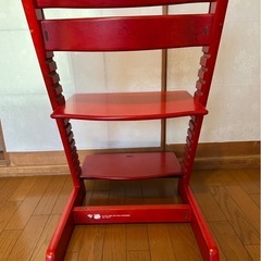 子供用　椅子　STOKKEの画像