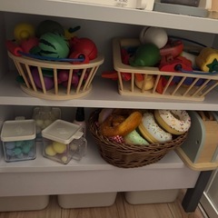 【取引中】おままごとキッチン&小物セット&ダイソン掃除機（おもちゃ）の画像