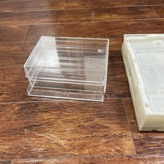 突っ張り棒２本未使用&プラボックスの画像