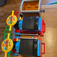 トーマス　電動　乗車　2台　レールセットの画像