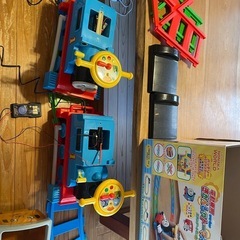 トーマス　電動　乗車　2台　レールセットの画像