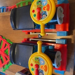 トーマス　電動　乗車　2台　レールセットの画像