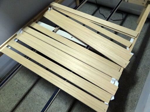 宮付き 木製フレーム セミダブルベッド フレームのみ  長さ210&times;幅120cm 中古品【自社配送は札幌市内限定】菊水倉庫保管