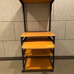 パソコンデスクの画像