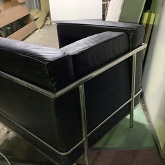 ル・コルビジェ LC2 リプロダクト 1人掛ソファ 管H251214EK (ベストバイ 静岡県袋井市)の画像