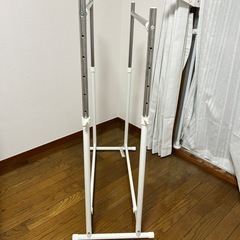 ニトリ 2段ハンガーラック／府中市／15日（月）引き取り希望、突っ張り式窓枠物干しも差し上げますの画像
