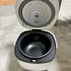 炊飯器　３号炊きの画像