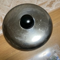 ガラス製とステンレス製 鍋ふたの画像