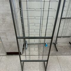 ★リユースのサカイ高崎店★TJ13651 コクヨ パンフレットスタンド 銀 H139.5×D35×W49.5 クリーニング済みの画像