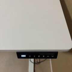 昇降式デスクの画像