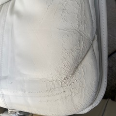 白い椅子の画像