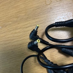 ノートパソコンの充電器の画像