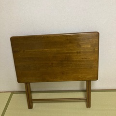 折りたたみ式　机と椅子の画像