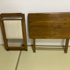 折りたたみ式　机と椅子の画像