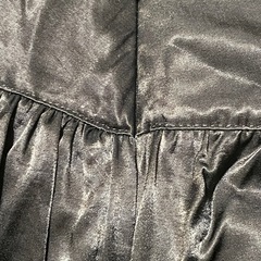 キャミソール 光沢のある素材の画像