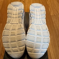 シューズ　運動靴　23cmの画像