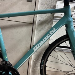 Bianchi ROMA  Ⅳクロスバイク、ビアンキカラーのスタイリッシュなデザイン。の画像
