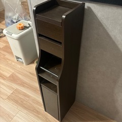 トイレットペーパー棚の画像