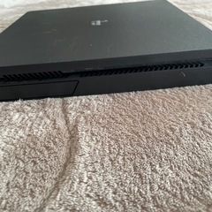 PlayStation 4 本体 コントローラー ゲーム3本セットの画像