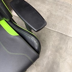 無料ゲーミングチェアの画像