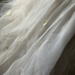 【約9号】オフショルダー 花モチーフ ウェディングドレスの画像