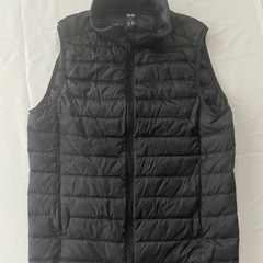 UNIQLOダウンベストの画像