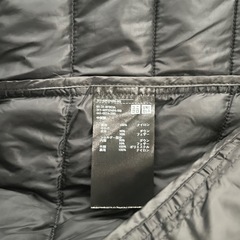 UNIQLOダウンベストの画像