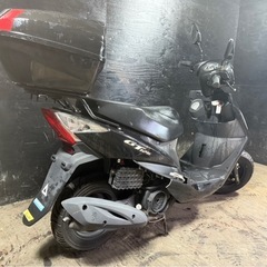 ★支払い総額4.0万円★買取強化中！査定無料♪SYM GT125 激安小型入荷しました♪リアボックス付き！
の画像