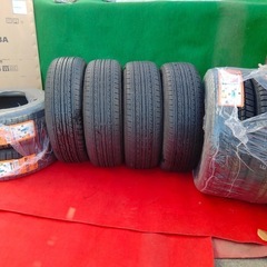 185/65R/15スタッドレスタイヤとホイールの画像