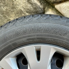 スタッドレスタイヤ　ヨコハマ製　14インチ　4本セットの画像