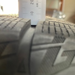 【2022年製】スタッドレスタイヤ205/60R16の画像