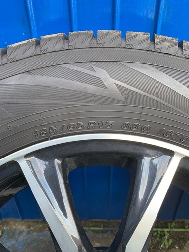 再々
値下げ　スタッドレスpcd100 4穴 YOKOHAMA  iceGUARD7 新品に近い　 アクア　ノート　デミオ　フイット等　コンパクトカーに如何ですか？