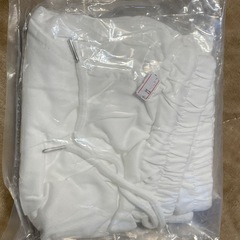 ノンブランド 白の短パン ショートパンツ ホワイト カジュアルの画像