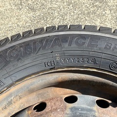 ダイハツ　雪タイヤ　145/80R13溝バッチリの画像