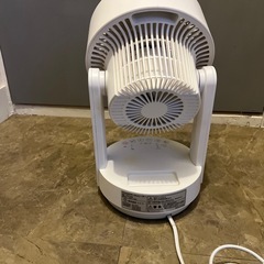 ニトリ 22cm 3D首振りサーキュレーター FSV-E3DNの画像