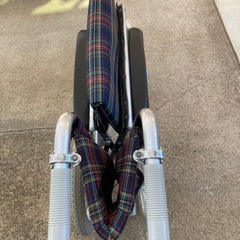 介助用車椅子の画像