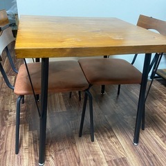 家具ダイニングセット（机1台、椅子2脚セット）の画像