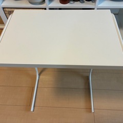 IKEAサイドテーブル の画像