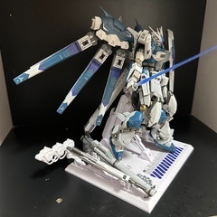 全塗装　RG HIνガンダム＆ハイパーメガバズーカランチャー＆専用台座の画像