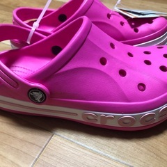 新品未使用ピンククロックス20㎝の画像