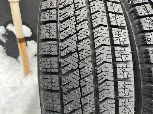 イボ付　バリ目　165/65R15 2023年　冬タイヤ　4本セット　ブリヂストン　VRX2