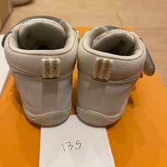 13.5 子ども靴の画像