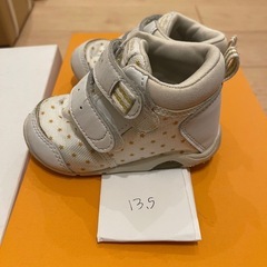 13.5 子ども靴の画像