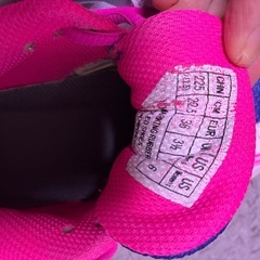 ジュニアバドミントンシューズの画像