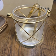 金縁のガラス食器類の画像