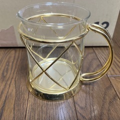 金縁のガラス食器類の画像