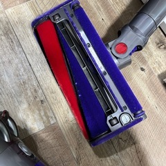 ダイソン掃除機　
Dyson cyclone v10 fluffy 付属品　スタンド付の画像