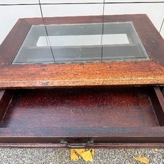 おしゃれな手作りアンティークテーブルの画像