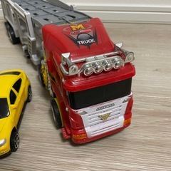 カーキャリアのおもちゃの画像